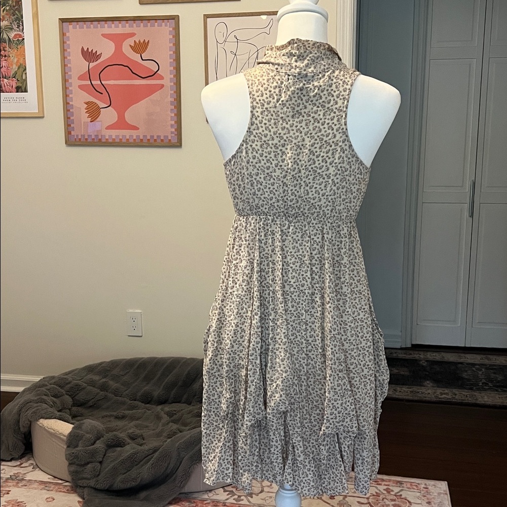Cream Floral Dress - Picture 3 of 6